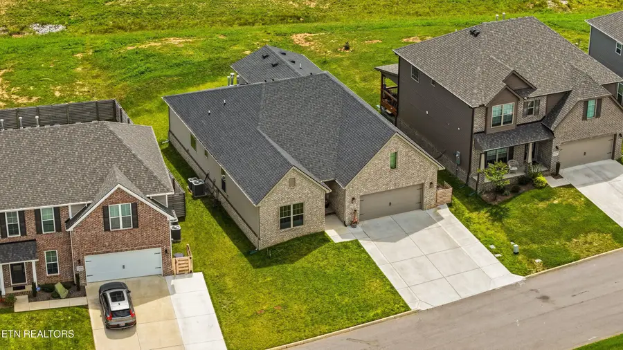 8822 Yellow Aster Rd, Knoxville, TN 37931 - #3