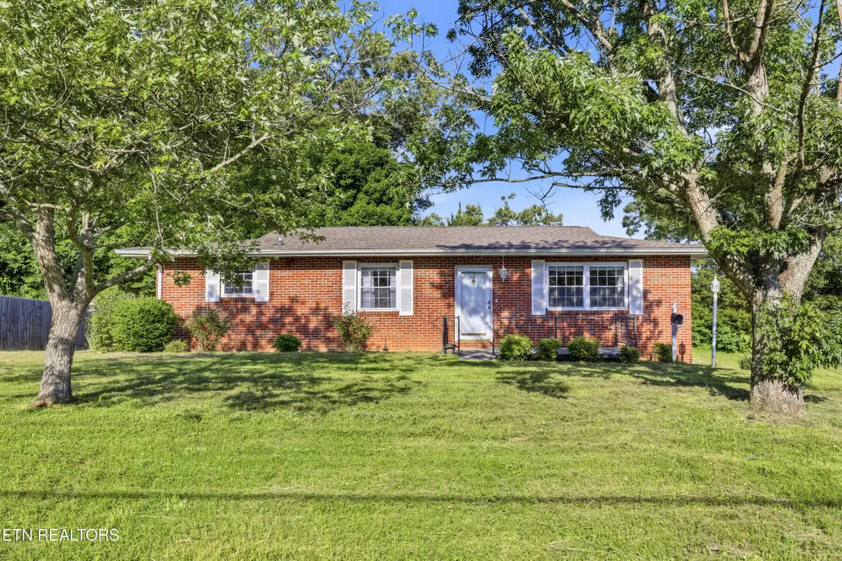 4620 Robinhood Circle, Strawberry Plains, TN 37871 - #1