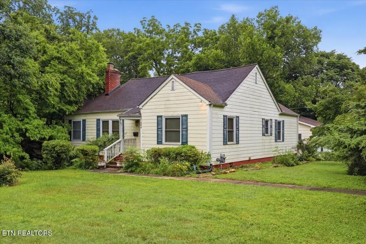 604 Woodlawn Pike, Knoxville, TN 37920 - #1