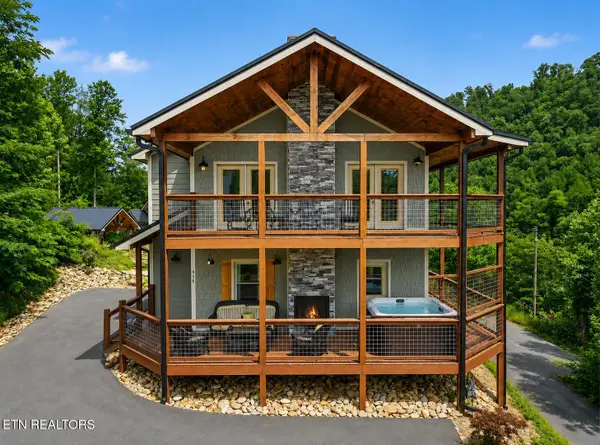 856 Crest View Drive, Gatlinburg, TN 37738