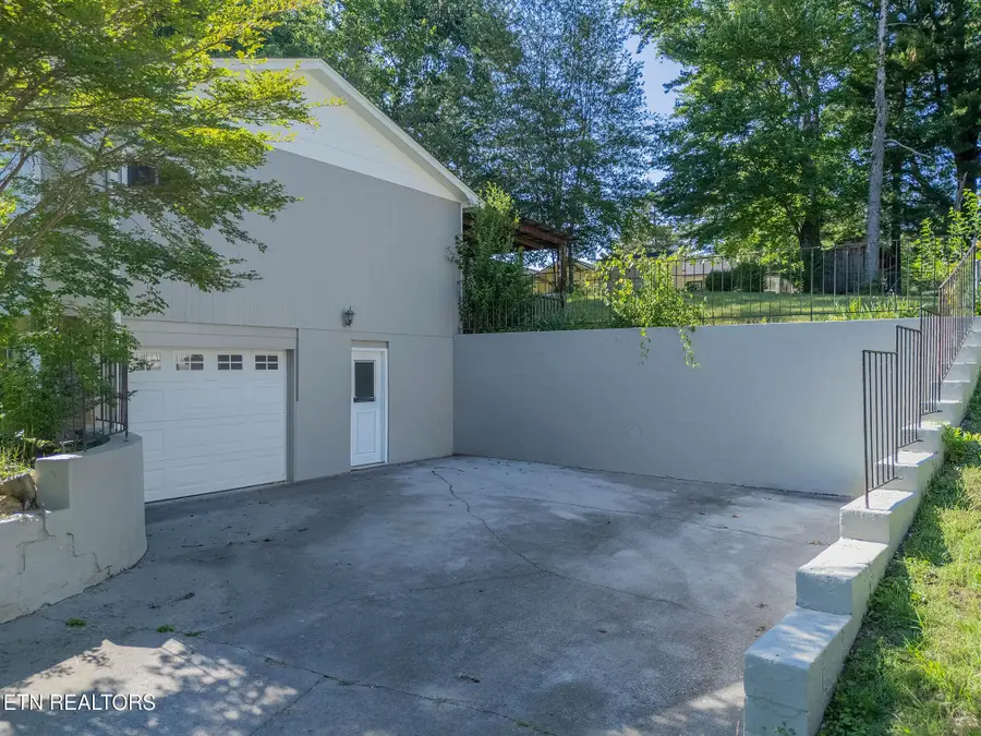 6217 Starhurst Drive, Knoxville, TN 37921 - #3