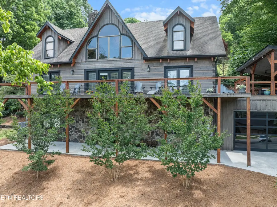 198 E Cove Drive, Greenback, TN 37742 - #2