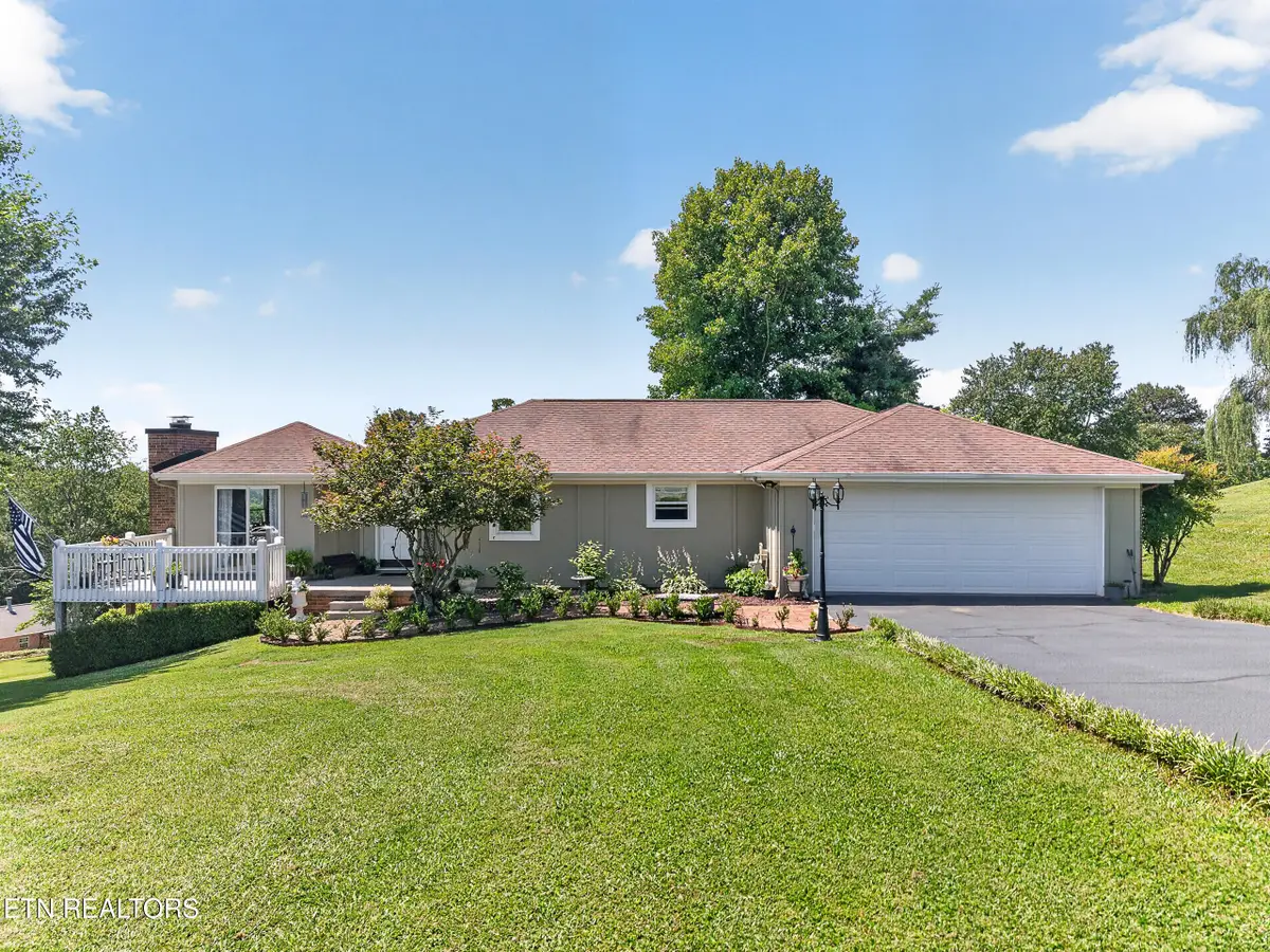 1031 Montcrest Drive, Lenoir City, TN 37771 - #1