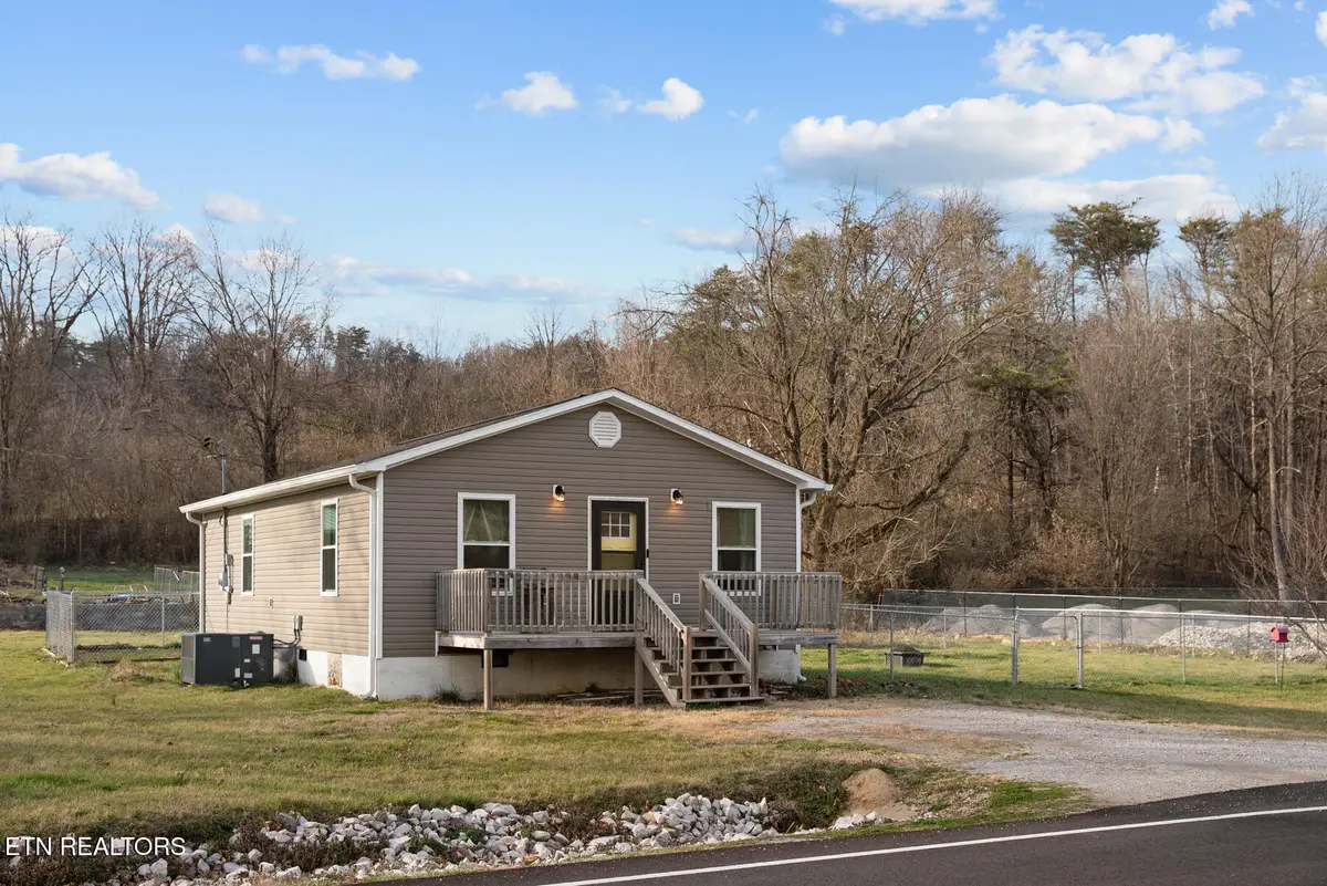 233 Hebbertsburg Rd, Crab Orchard, TN 37723 - #1