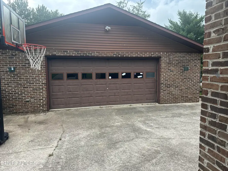 528 Merritt Rd, Maryville, TN 37804 - #3