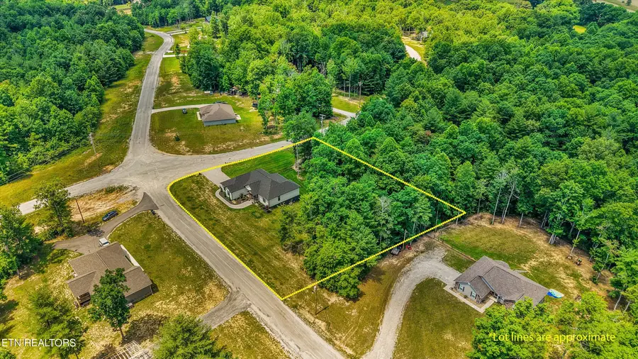 738 Toomey Falls Rd, Oneida, TN 37841 - #3