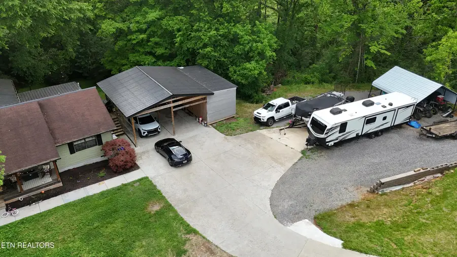 2811 Lake City Hwy, Rocky Top, TN 37769 - #2