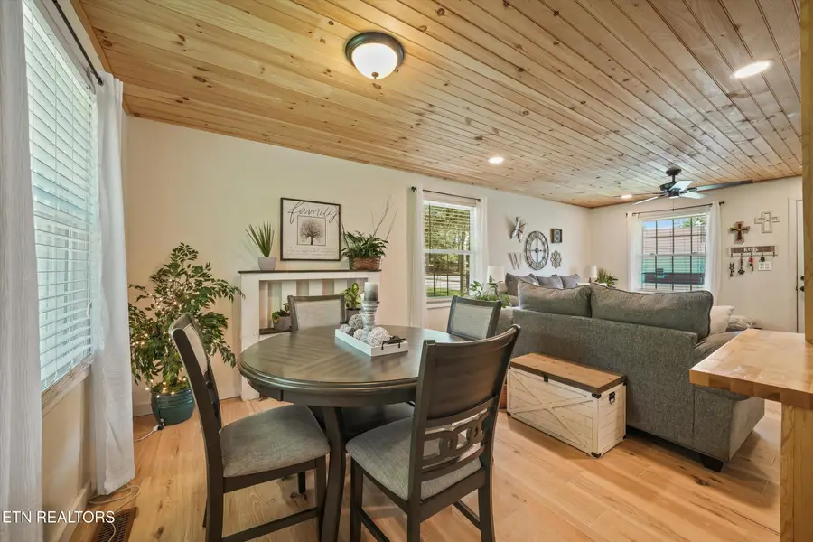 636 Robertsville Rd, Oak Ridge, TN 37830 - #3