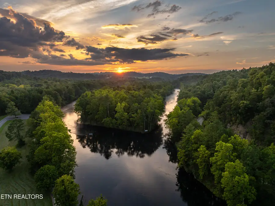 383 S Tva Rd, Bristol, TN 37620 - #3