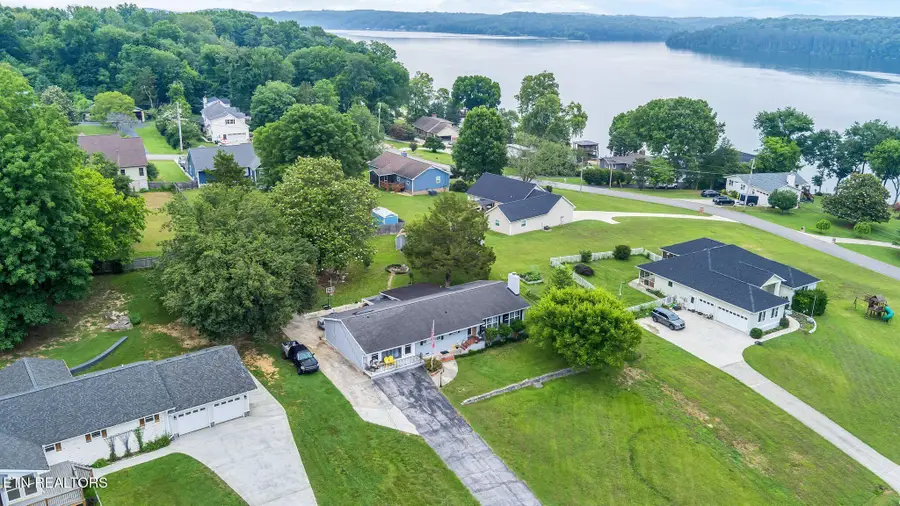 2143 S Shore Acres Rd, Soddy Daisy, TN 37379 - #3