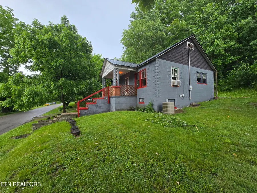 160 Old Fincastle Rd, Rose Hill, VA 24281 - #2