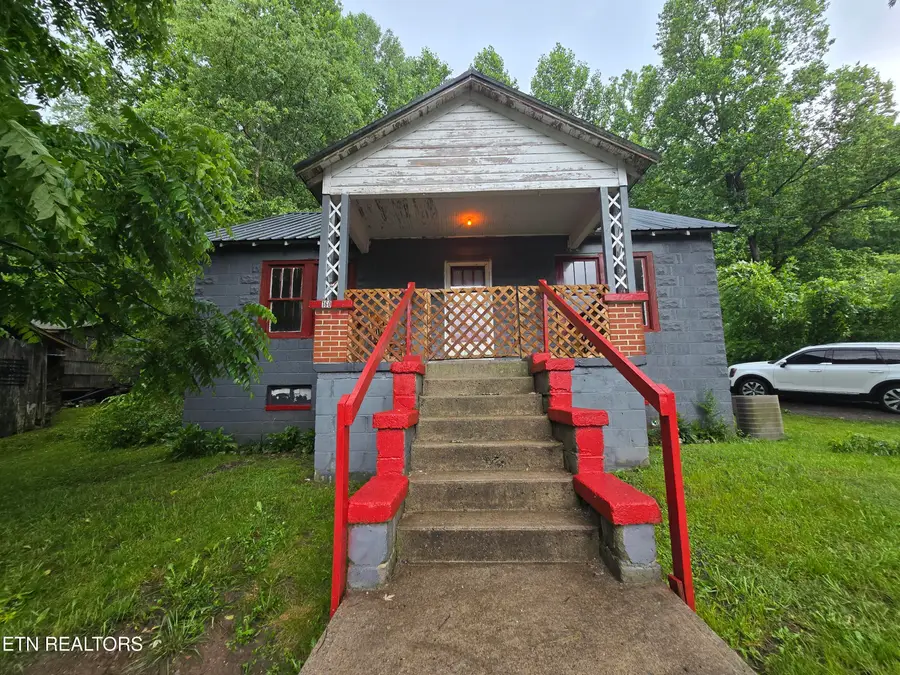 160 Old Fincastle Rd, Rose Hill, VA 24281 - #3
