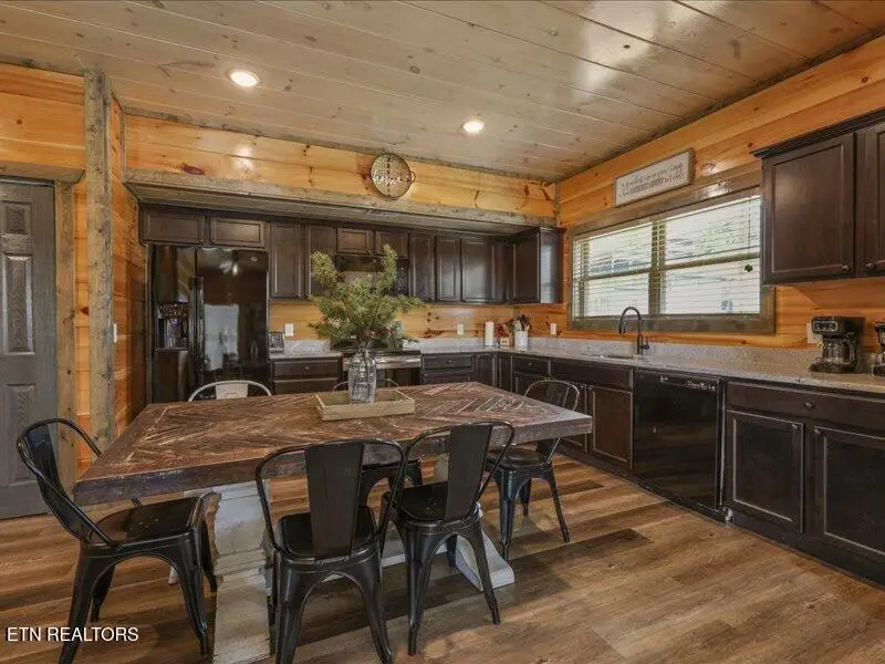 1654 Veterans Blvd #1, Sevierville, TN 37876 - #2
