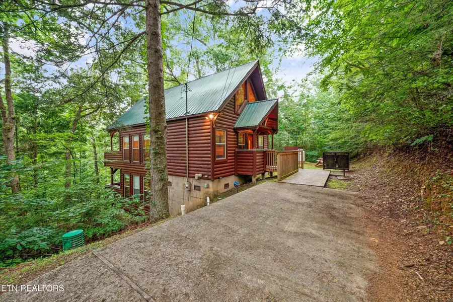 1713 Oakridge View Lane, Sevierville, TN 37876 - #3