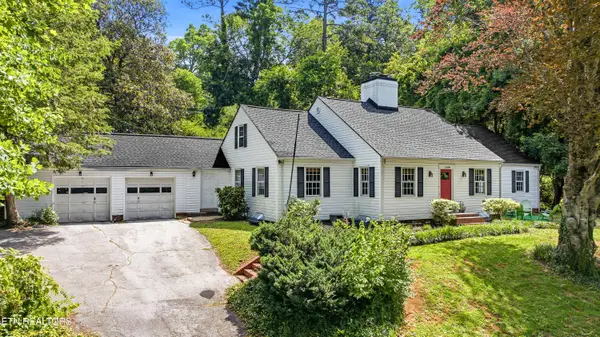 1208 S Chilhowee Drive, Knoxville, TN 37914