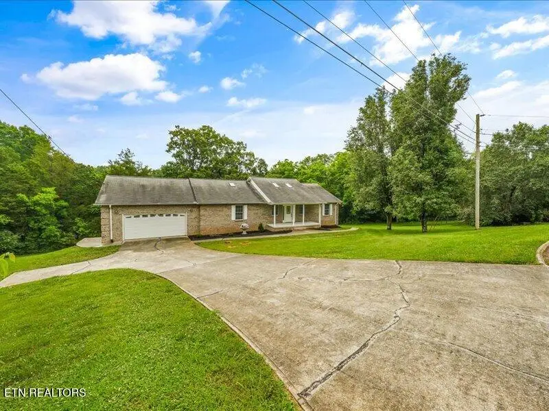 851 Rawhide Tr, Lenoir City, TN 37772 - #3