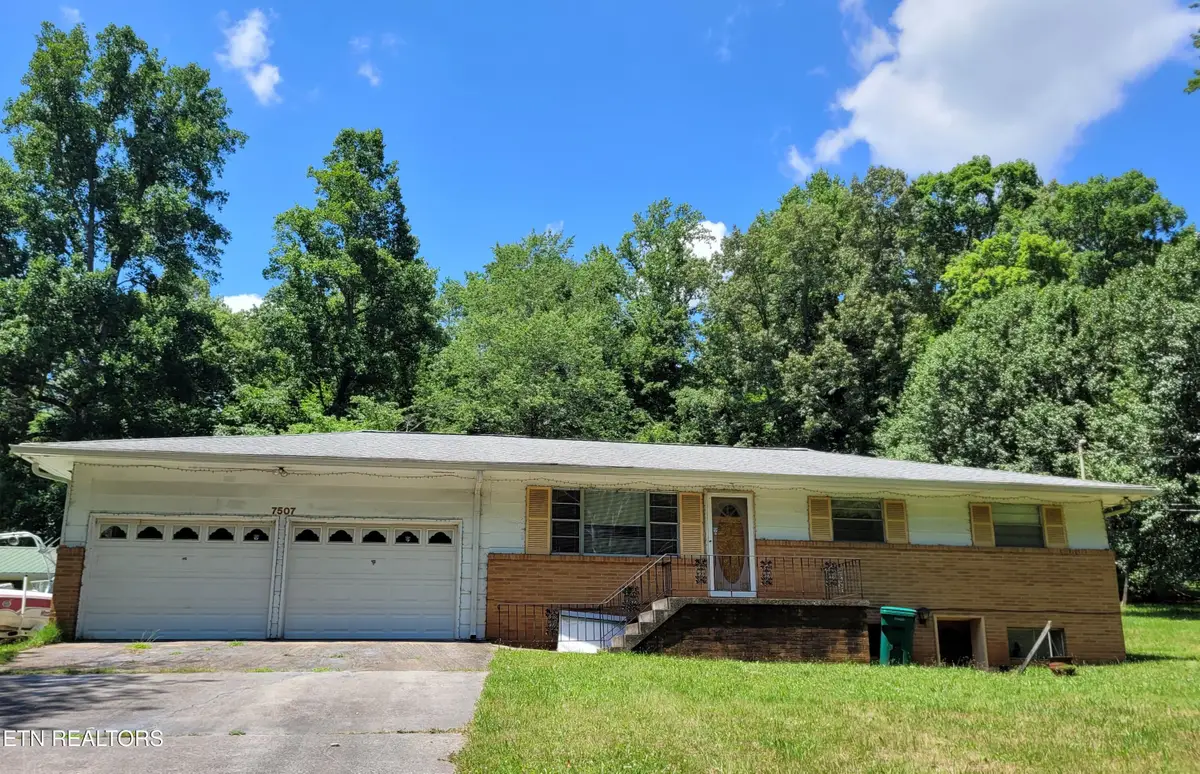 7507 Badgett Rd, Knoxville, TN 37919 - #1