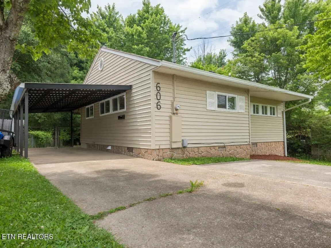 606 W Outer Drive, Oak Ridge, TN 37830 - #1
