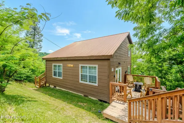 625 Pinecrest Drive, Gatlinburg, TN 37738