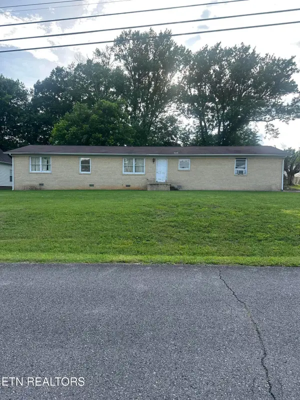 301 NW Grove Ave, Cleveland, TN 37311