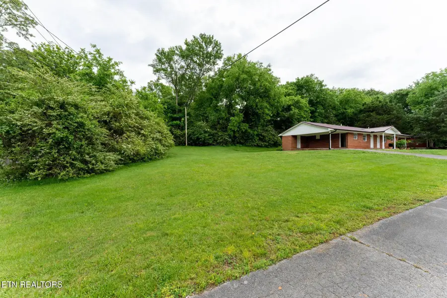 2182 Lakeview Rd, Lenoir City, TN 37772 - #2
