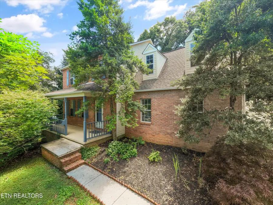 2300 Woods End Lane, Knoxville, TN 37918 - #2