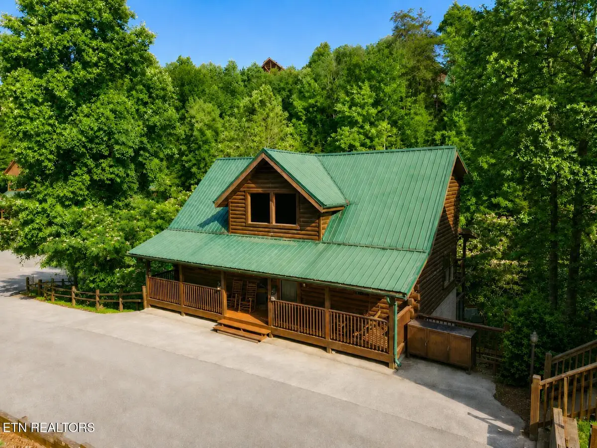 620 Chickasaw Gap Way, Pigeon Forge, TN 37863 - #1