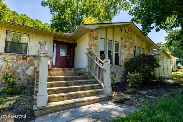 6704 Ottari Drive, Knoxville, TN 37918