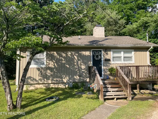 105 E Passmore Lane, Oak Ridge, TN 37830