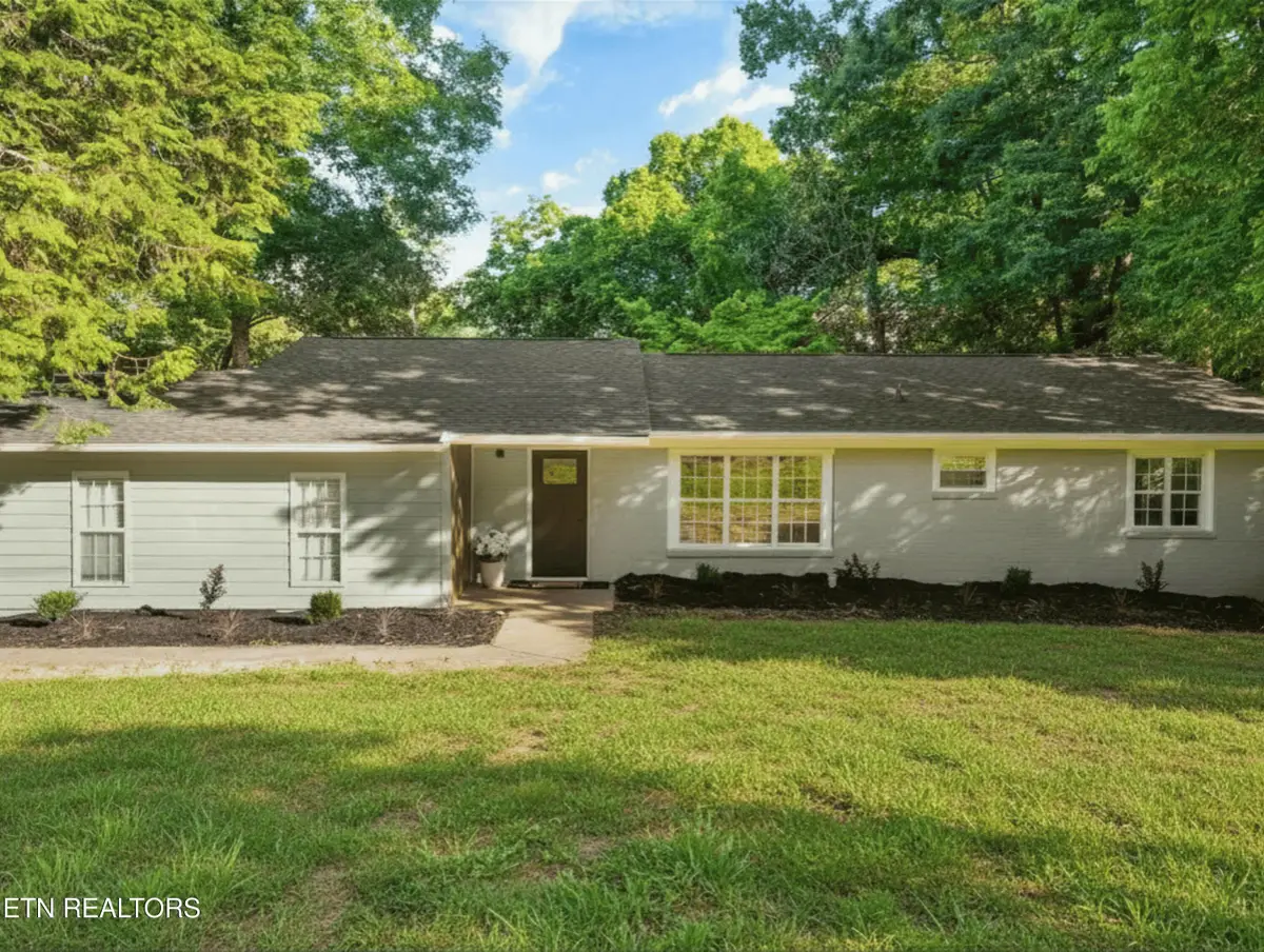 1221 Huntington Rd, Knoxville, TN 37919 - #1