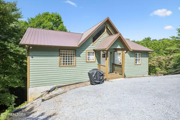 916 Hideaway Hills Circle, Sevierville, TN 37862