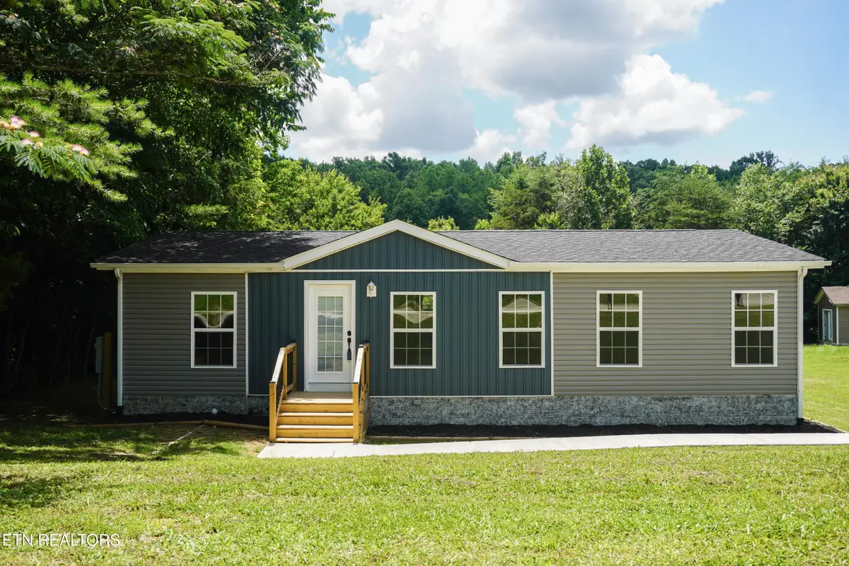 425 Abbott Rd, Lenoir City, TN 37771 - #1