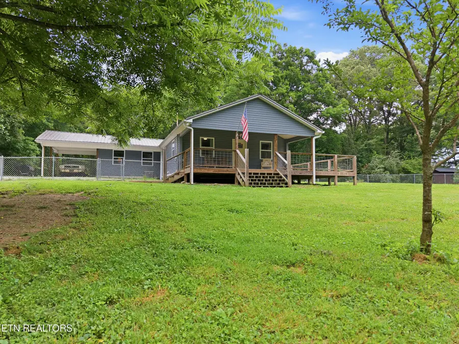 600 W End Rd, Rockwood, TN 37854 - #3