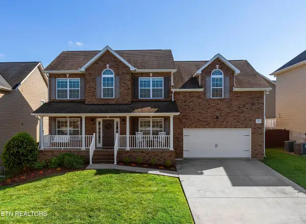 7029 Banyon Wood Lane, Knoxville, TN 37920