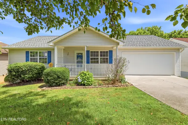 7544 Silveredge Rd, Knoxville, TN 37918