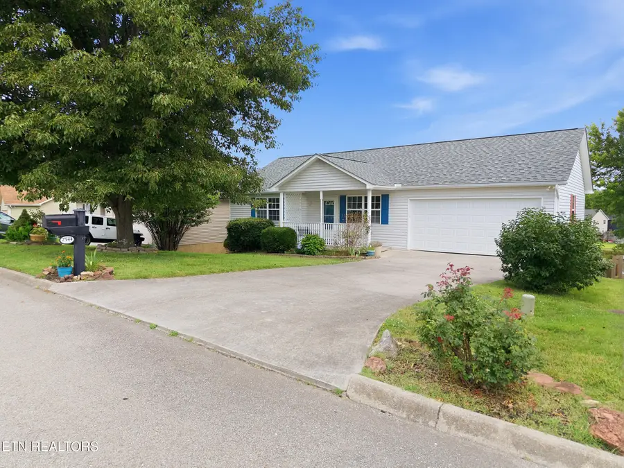 7544 Silveredge Rd, Knoxville, TN 37918 - #2