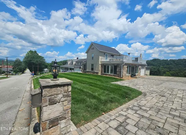 822 Cumberland St, Harriman, TN 37748