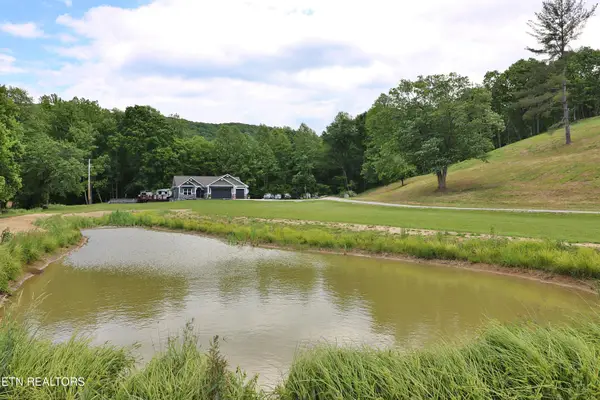 301 Lowin Fields Pvt Rd, Winfield, TN 37892