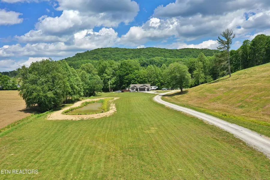 301 Lowin Fields Pvt Rd, Winfield, TN 37892 - #3
