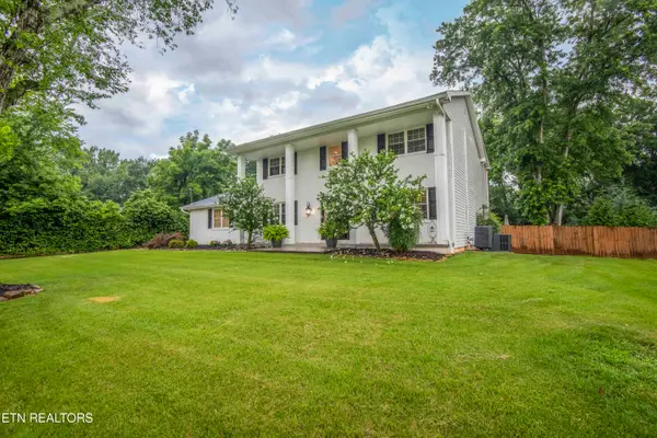 11721 Georgetowne Drive, Knoxville, TN 37934