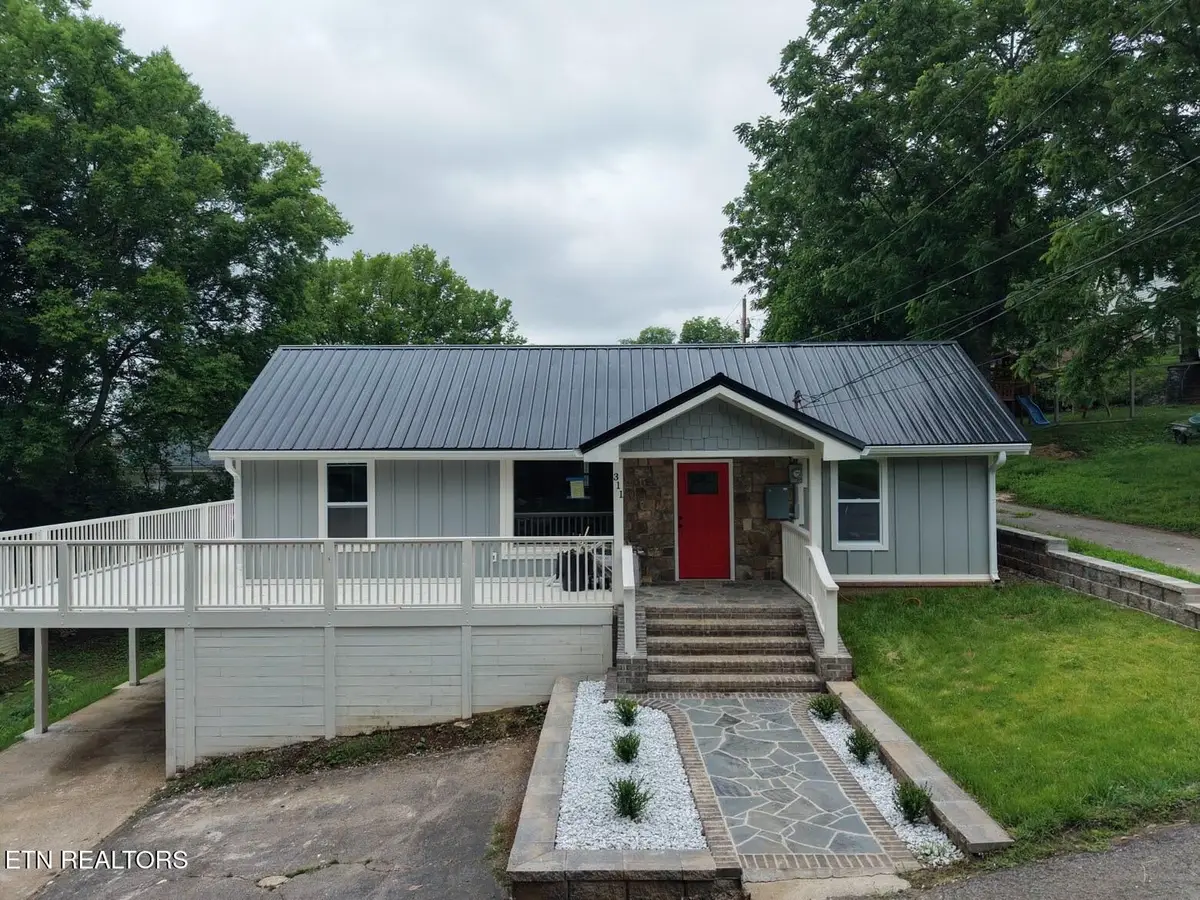 311 1/2 E 1st Ave, Lenoir City, TN 37771 - #1