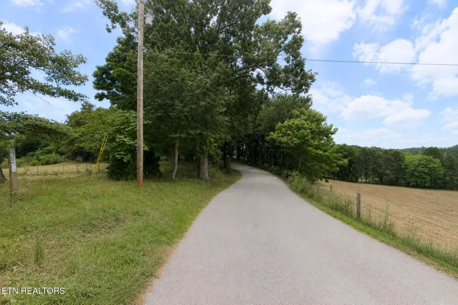6084 Bishop Rd, Loudon, TN 37774 - #2