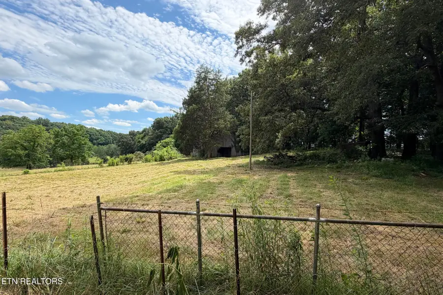 6084 Bishop Rd, Loudon, TN 37774 - #3