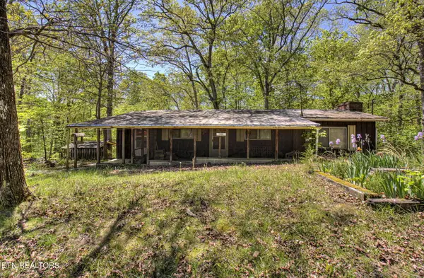 1909 Cheyene Tr, Dandridge, TN 37725