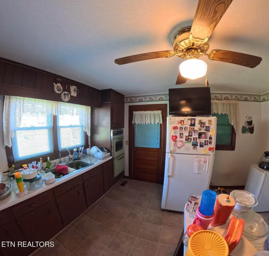 156 Easy St, Newport, TN 37821 - #3