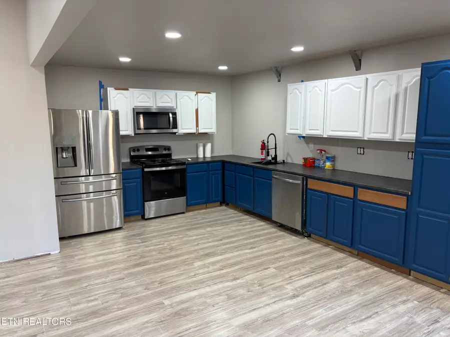 2916 Samples Rd, Louisville, TN 37777 - #3