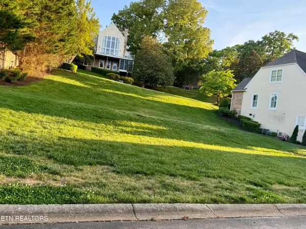 2105 Cottage Row Lane, Knoxville, TN 37922