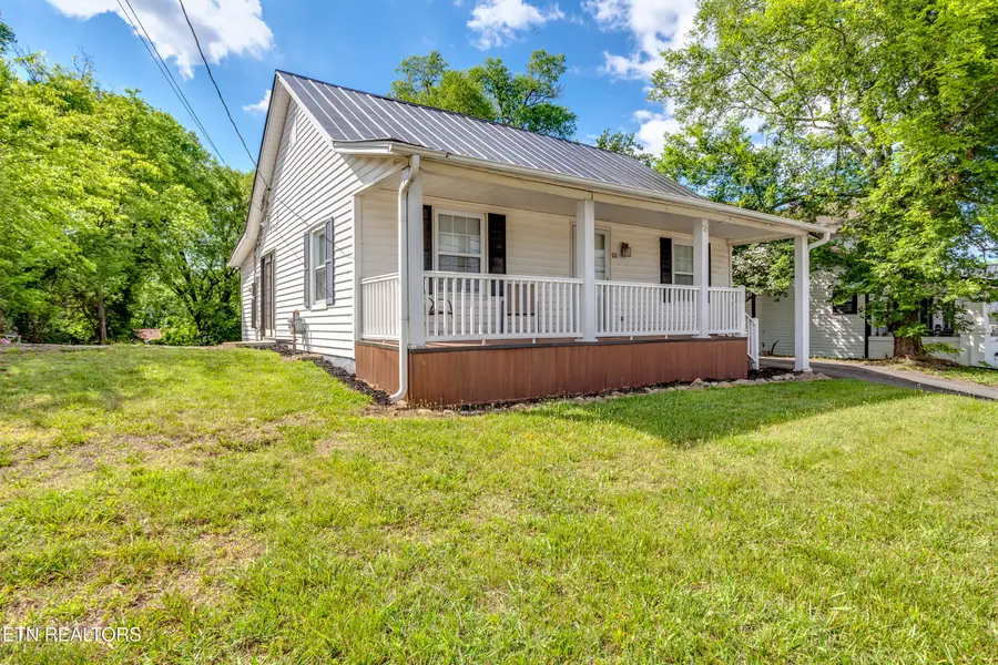 721 N Charles G Seivers Blvd, Clinton, TN 37716 - #3
