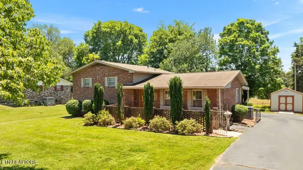 2404 Calloway Circle, Lenoir City, TN 37772