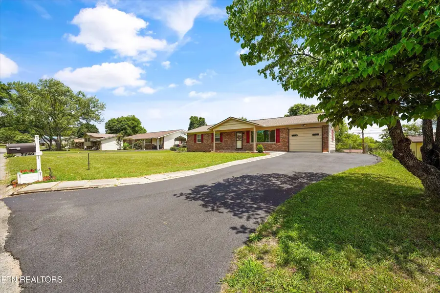 7740 Ashley Rd, Powell, TN 37849 - #2